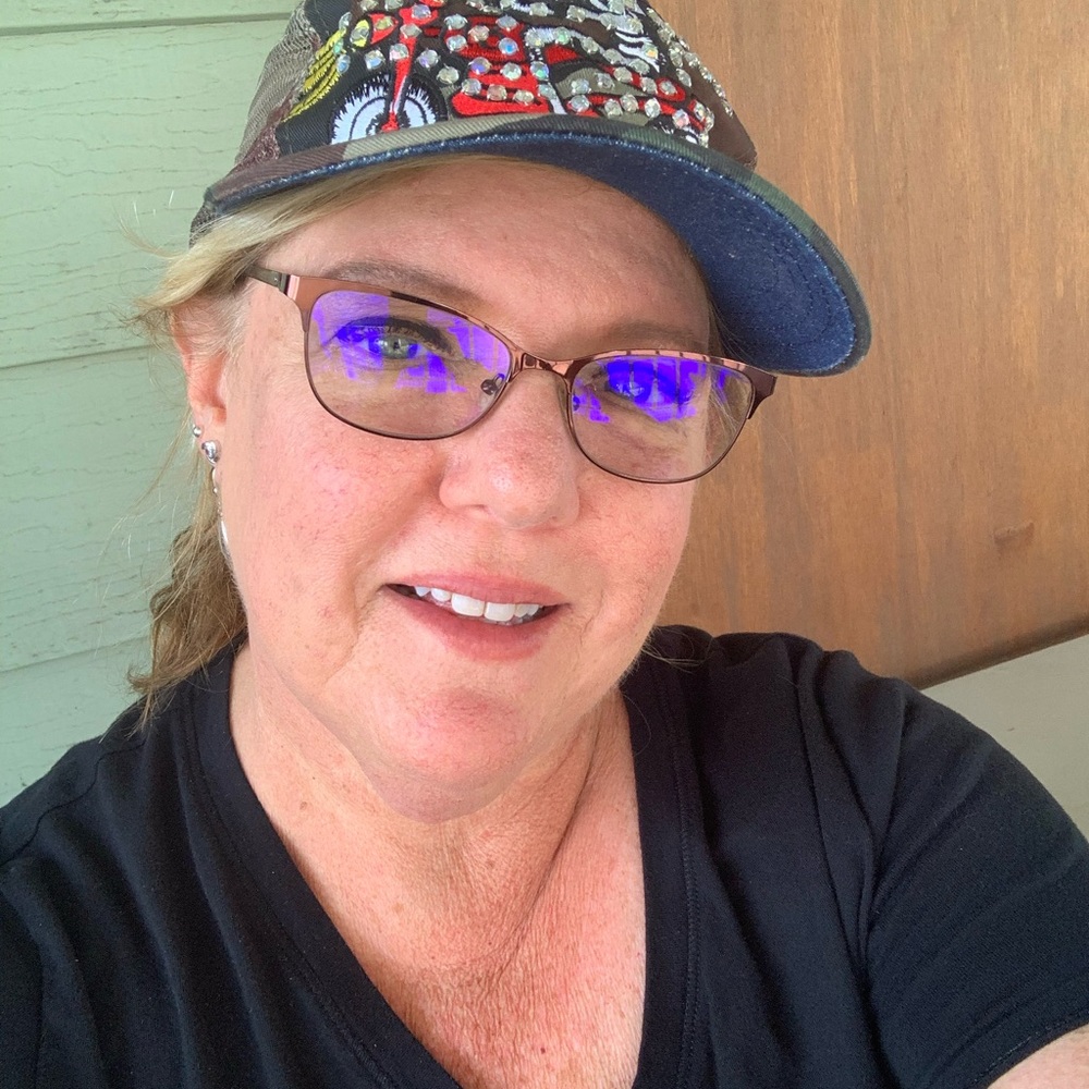 Meet your Posher, Lori